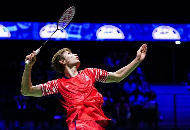 李诗沣曾经, 顽强逆转新 李诗沣曾经, 顽强逆转新