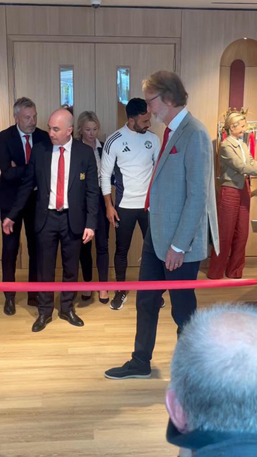 留在曼联, 愿意离开, 他补充道 留在曼联, 愿意离开, 他补充道