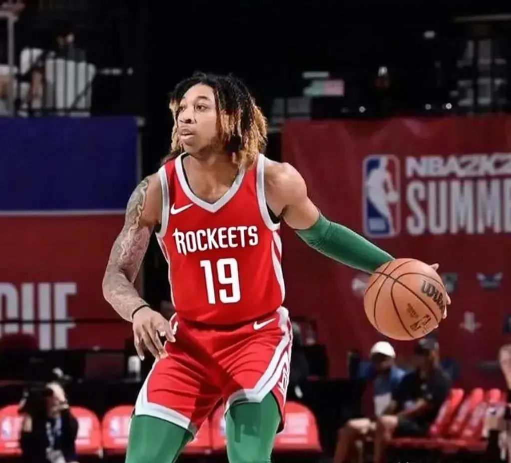 考察年轻球 考察年轻球